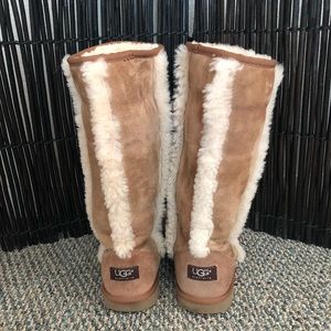 Tall Uggs with fur